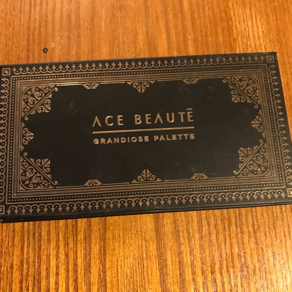 Ace beauty eyeshadow palette